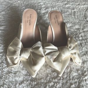 White bow classy heels